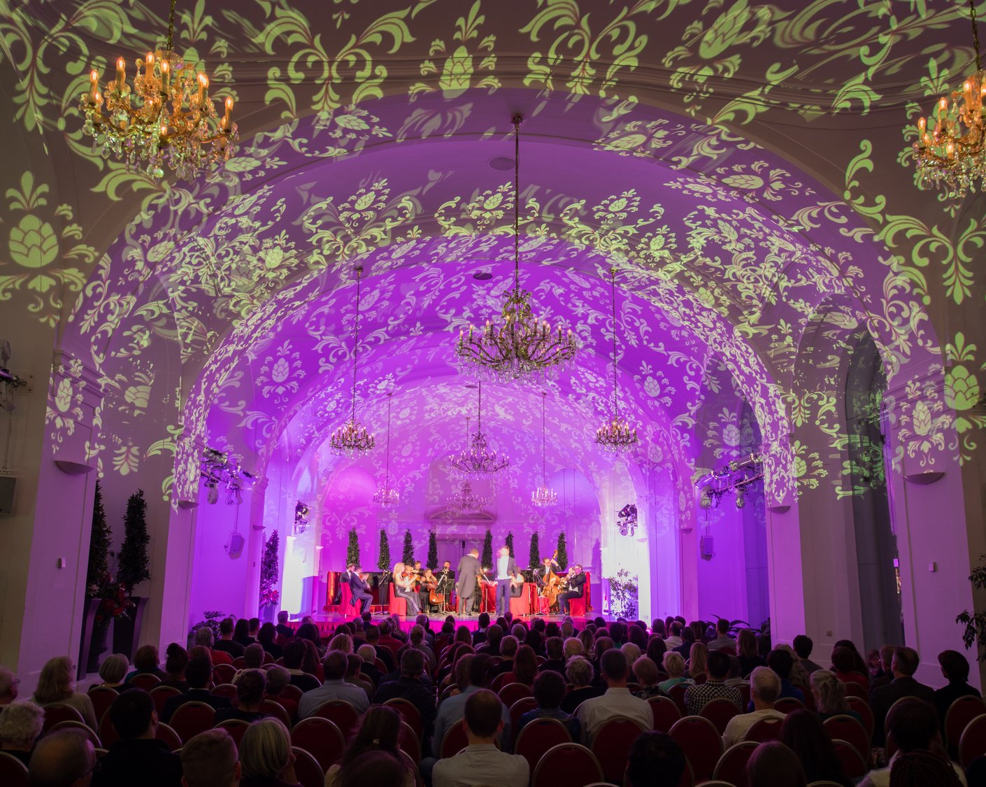 Palace Tour, Dinner &amp; Concert